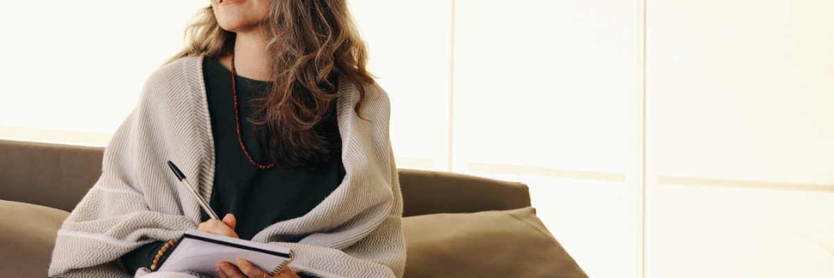 10 Journal Prompts for Self-Discovery & Authenticity